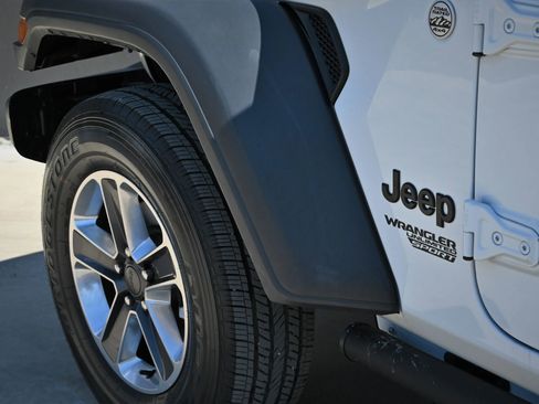 Used 2021 Jeep Wrangler Unlimited Sport AWD/4WD image 10