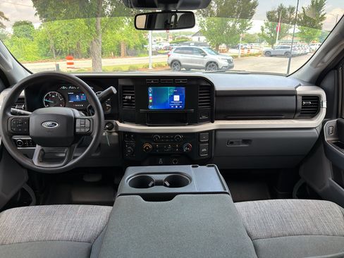 Used 2023 Ford F250 XLT AWD/4WD image 11