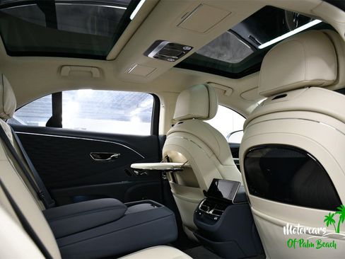 Used 2023 Bentley Flying Spur W12 image 53