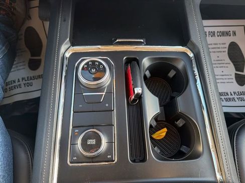 Used 2024 Ford Expedition Max XLT image 26