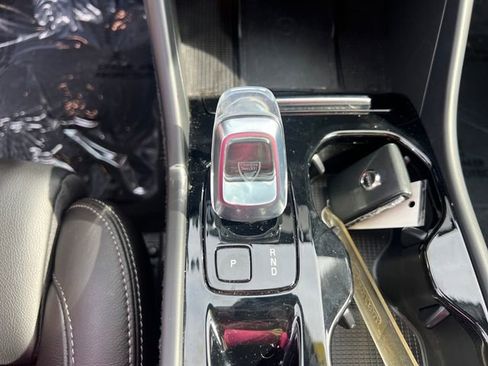 Used 2023 Volvo XC40 B5 Ultimate image 24