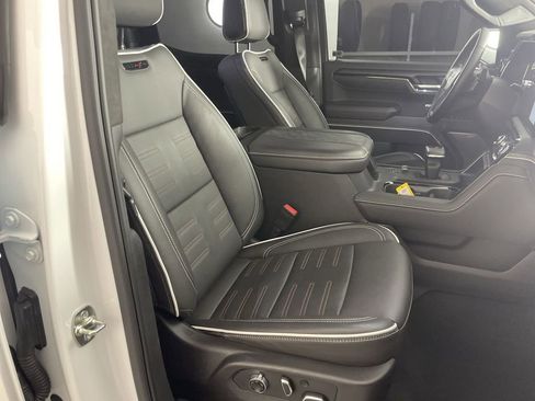 Used 2025 GMC Sierra 1500 AT4X image 28