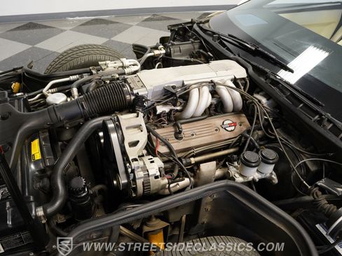 Used 1988 Chevrolet Corvette Coupe RWD image 3