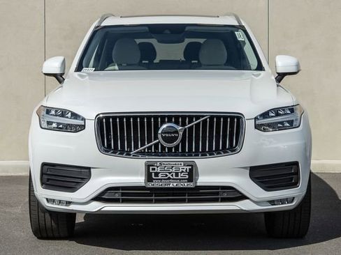 Used 2020 Volvo XC90 T5 Momentum image 2