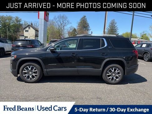 Used 2023 GMC Acadia SLT w/ Technology Package AWD/4WD image 4