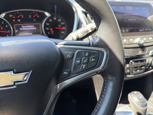 Used 2020 Chevrolet Equinox LT w/ Midnight Edition FWD image 20
