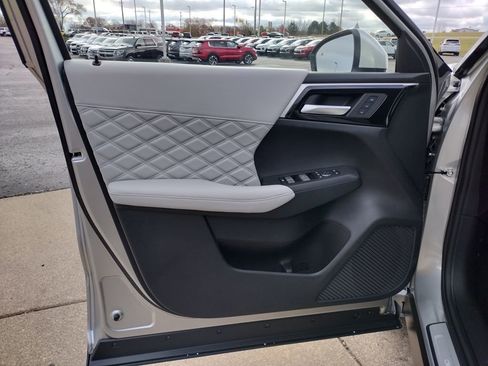 New 2025 Mitsubishi Outlander SEL image 31