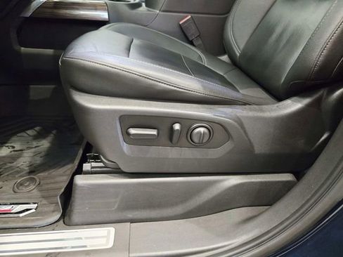 Used 2021 Chevrolet Silverado 1500 LT Trail Boss w/ Convenience Package II image 36