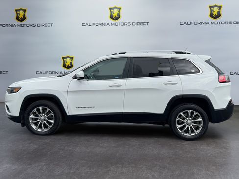 Used 2019 Jeep Cherokee Latitude Plus w/ Cold Weather Group FWD image 2