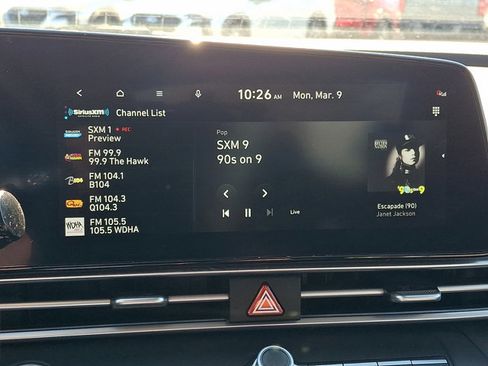 Used 2023 Hyundai Elantra Limited w/ Preferred Accessory Package image 18