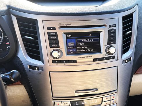 Used 2014 Subaru Outback 2.5i Limited w/ Moonroof Package image 22