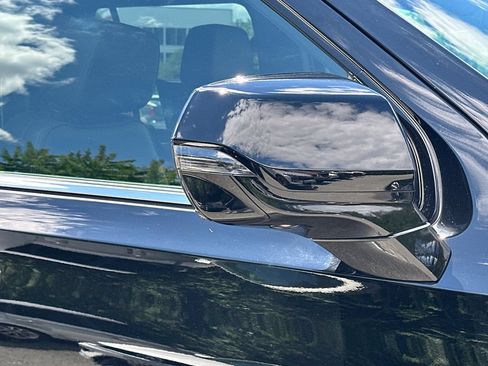 Used 2023 Chevrolet Tahoe High Country AWD/4WD image 9