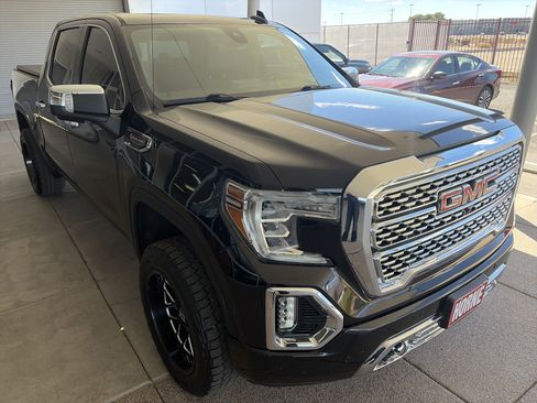 Used 2019 GMC Sierra 1500 Denali w/ Denali Ultimate Package AWD/4WD image 3