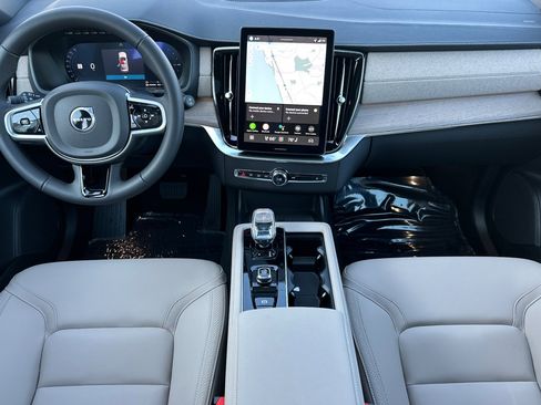 New 2026 Volvo XC90 T8 Plus w/ Protection Package Premier image 11