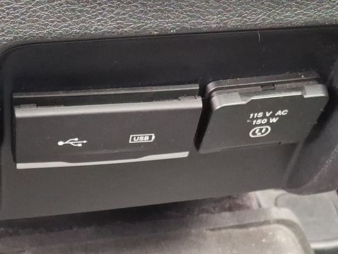 Used 2019 Jeep Cherokee Limited AWD/4WD image 11