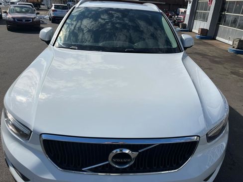 Used 2019 Volvo XC40 T5 Momentum image 8