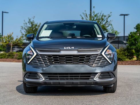 Used 2023 Kia Sportage LX FWD image 2