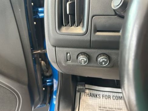 Used 2022 Chevrolet Colorado LT AWD/4WD image 14