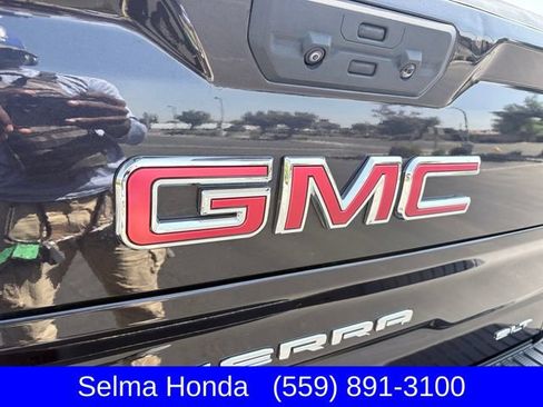 Used 2023 GMC Sierra 1500 SLT w/ SLT Premium Package AWD/4WD image 26