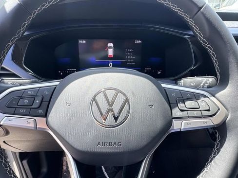 Certified 2023 Volkswagen Taos SE FWD image 16