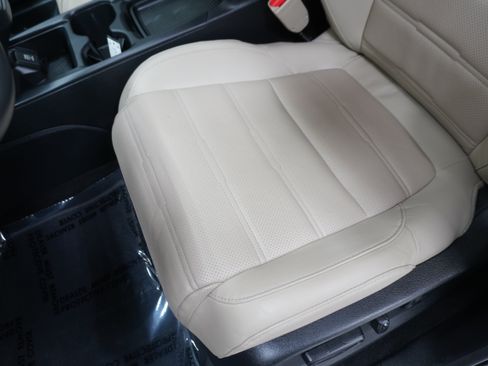 Used 2019 Honda CR-V EX-L image 12