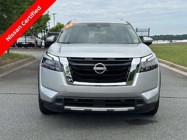 Certified 2025 Nissan Pathfinder SL FWD image 2