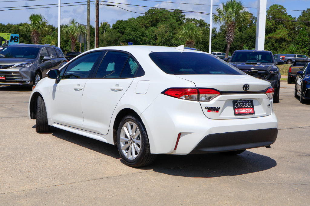 Used 2026 Toyota Corolla LE w/ LE Premium Package FWD image 21