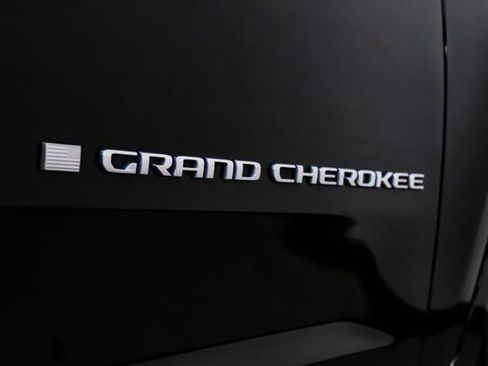 Used 2022 Jeep Grand Cherokee Summit AWD/4WD image 76
