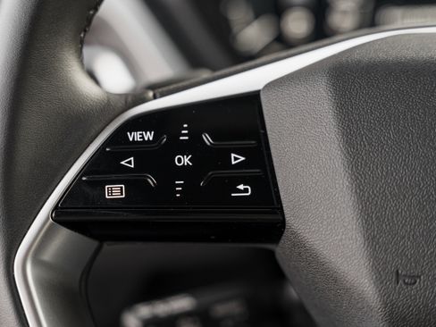 Used 2024 Audi Q4 e-tron Premium image 16