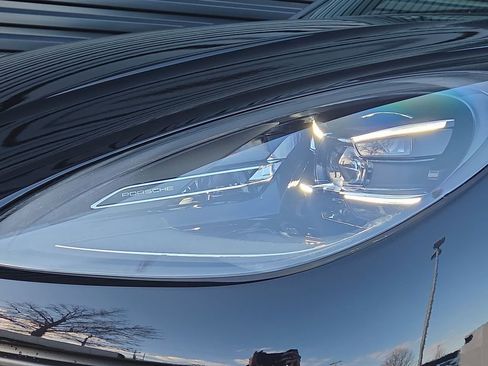 Certified 2026 Porsche Macan image 25