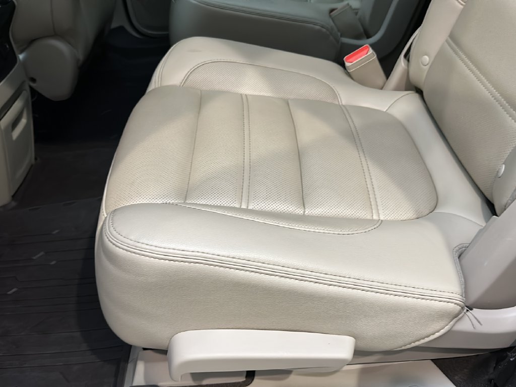 Used 2018 GMC Acadia Denali w/ Technology Package AWD/4WD image 20