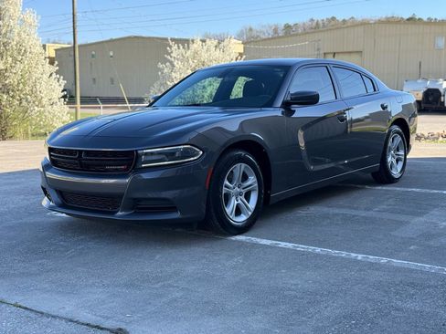 Used 2020 Dodge Charger SXT w/ Cold Weather Package image 8