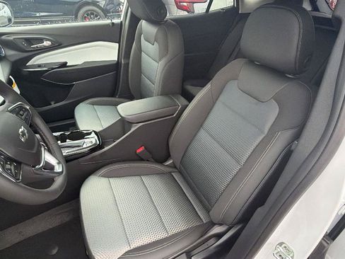 New 2026 Chevrolet Trax LT w/ Driver Confidence Package FWD image 4