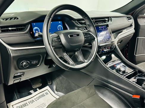 Used 2022 Jeep Grand Cherokee L Altitude image 10