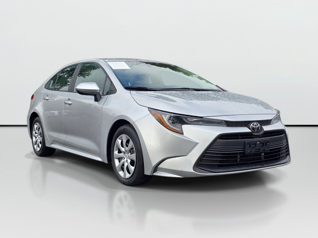 Used 2025 Toyota Corolla LE FWD image 8