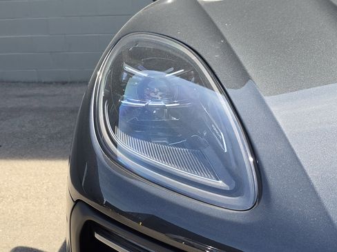 New 2025 Porsche Macan image 11