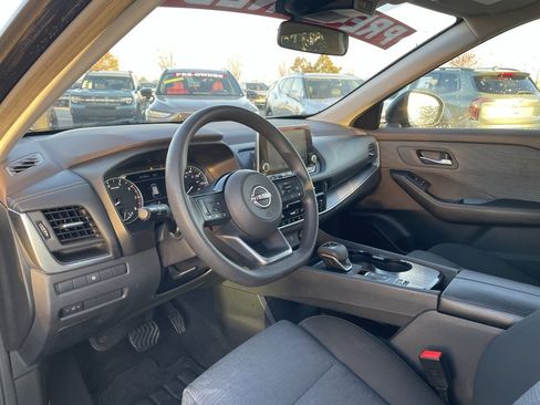 Used 2023 Nissan Rogue SV image 10