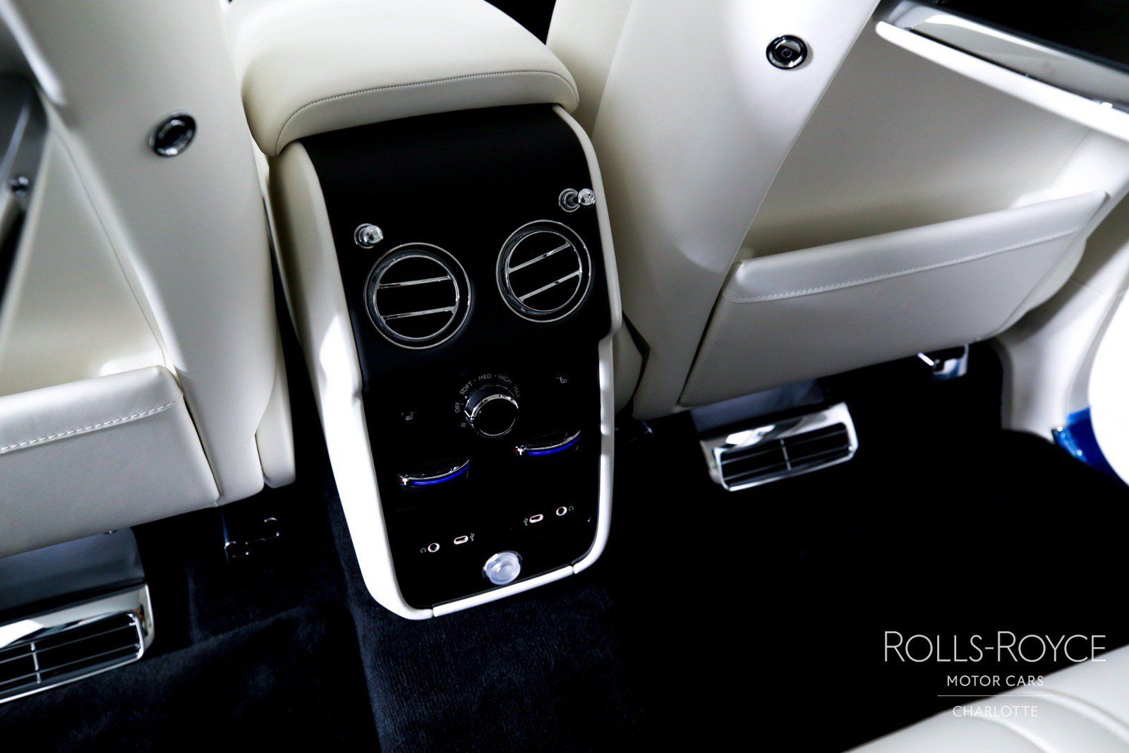 New 2026 Rolls-Royce Cullinan AWD/4WD image 22