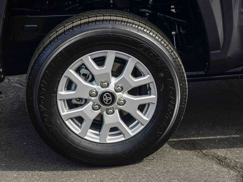 Certified 2026 Toyota Tacoma SR5 image 9