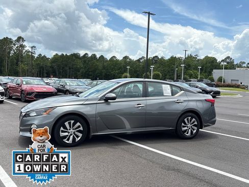 Used 2022 Nissan Altima 2.5 S FWD image 2
