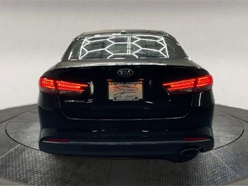 Used 2018 Kia Optima S w/ 18" Alloy Wheels Package image 7