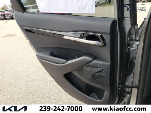 New 2026 Kia Seltos S FWD image 13