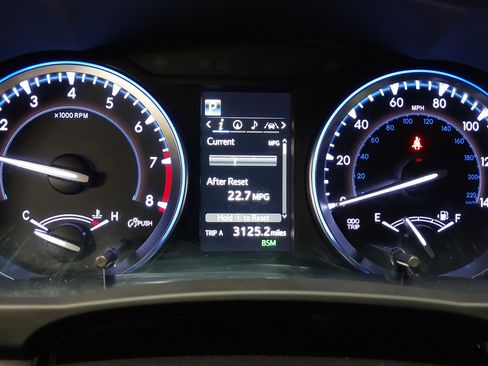 Used 2019 Toyota Highlander Limited Platinum image 18