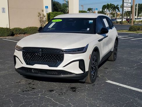 Used 2024 Lincoln Nautilus Premier w/ Jet Appearance Package image 9