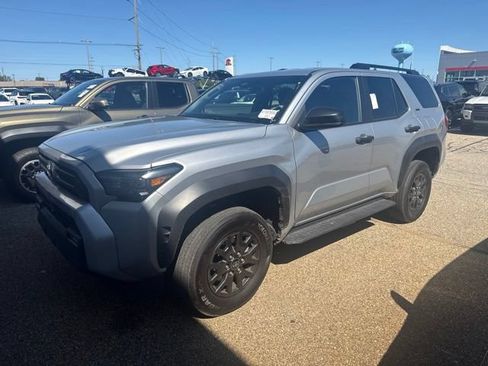 Used 2025 Toyota 4Runner SR5 AWD/4WD image 9
