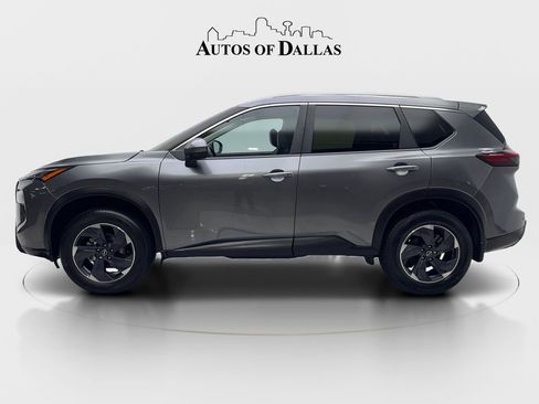 Used 2024 Nissan Rogue SV w/ SV Premium Package image 5