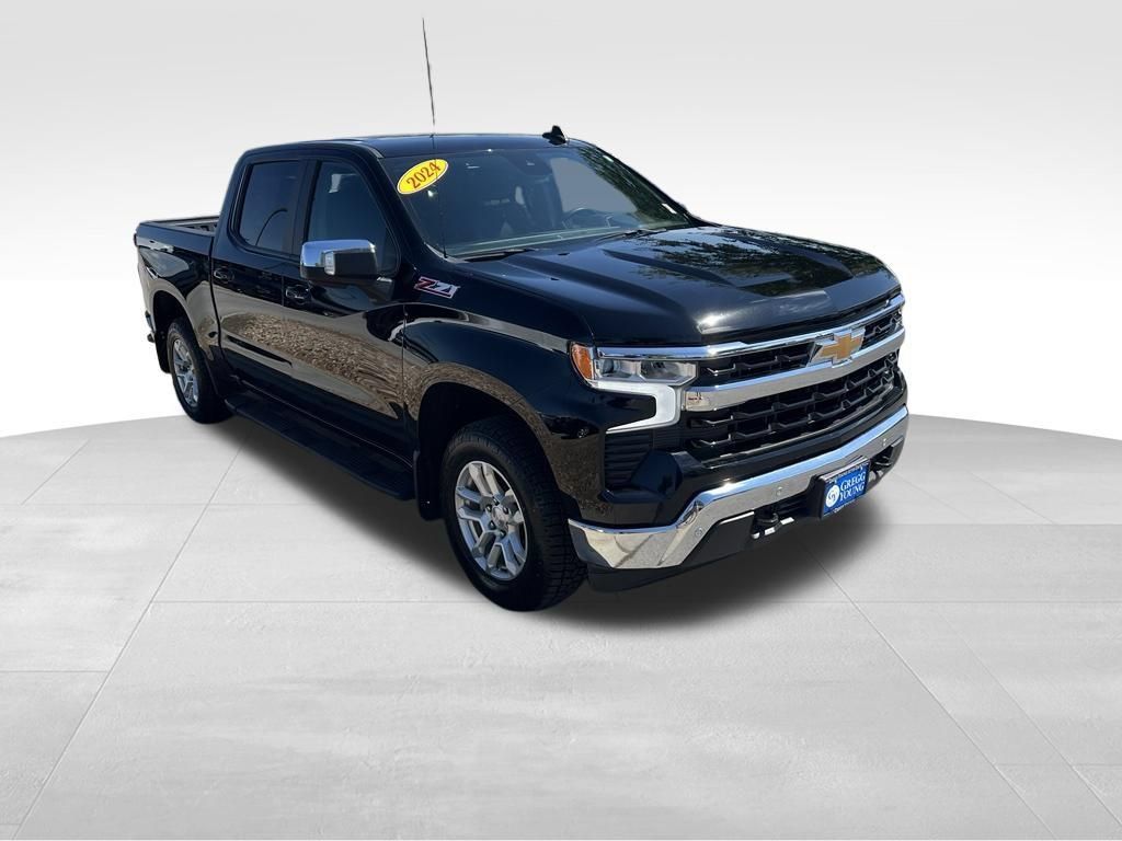 Used 2024 Chevrolet Silverado 1500 LT AWD/4WD image 9