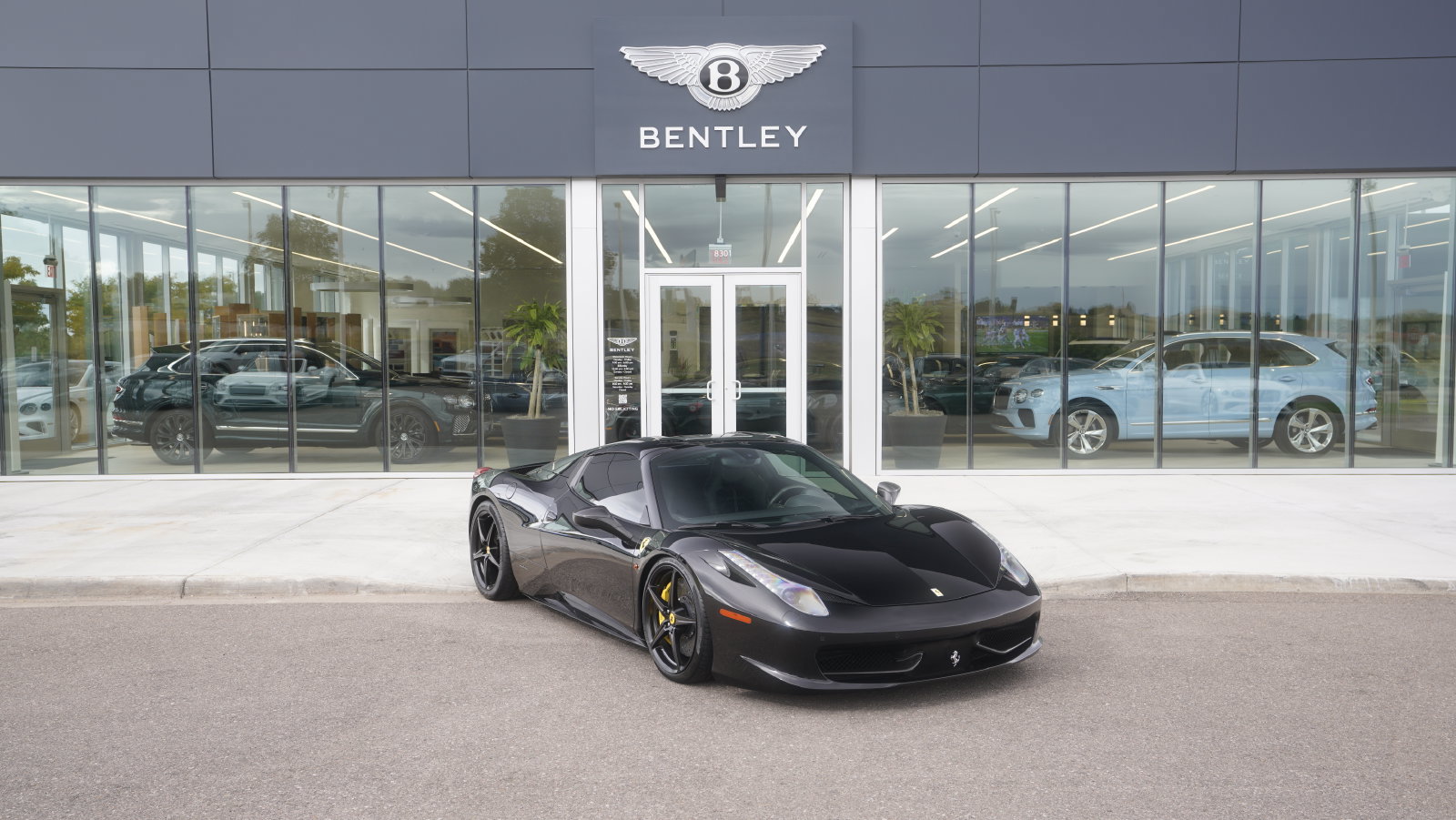 Used 2014 Ferrari 458 Spider RWD image 22