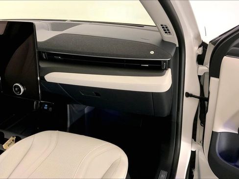 Used 2023 Ford Mustang Mach-E Premium image 23