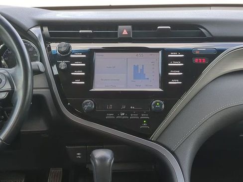Used 2019 Toyota Camry SE FWD image 17